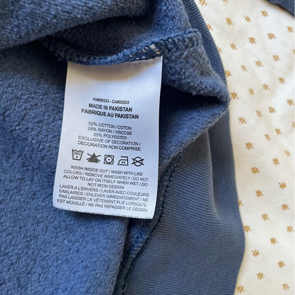 Nike the vintage women’s sweater size medium - Picture 4 of 5